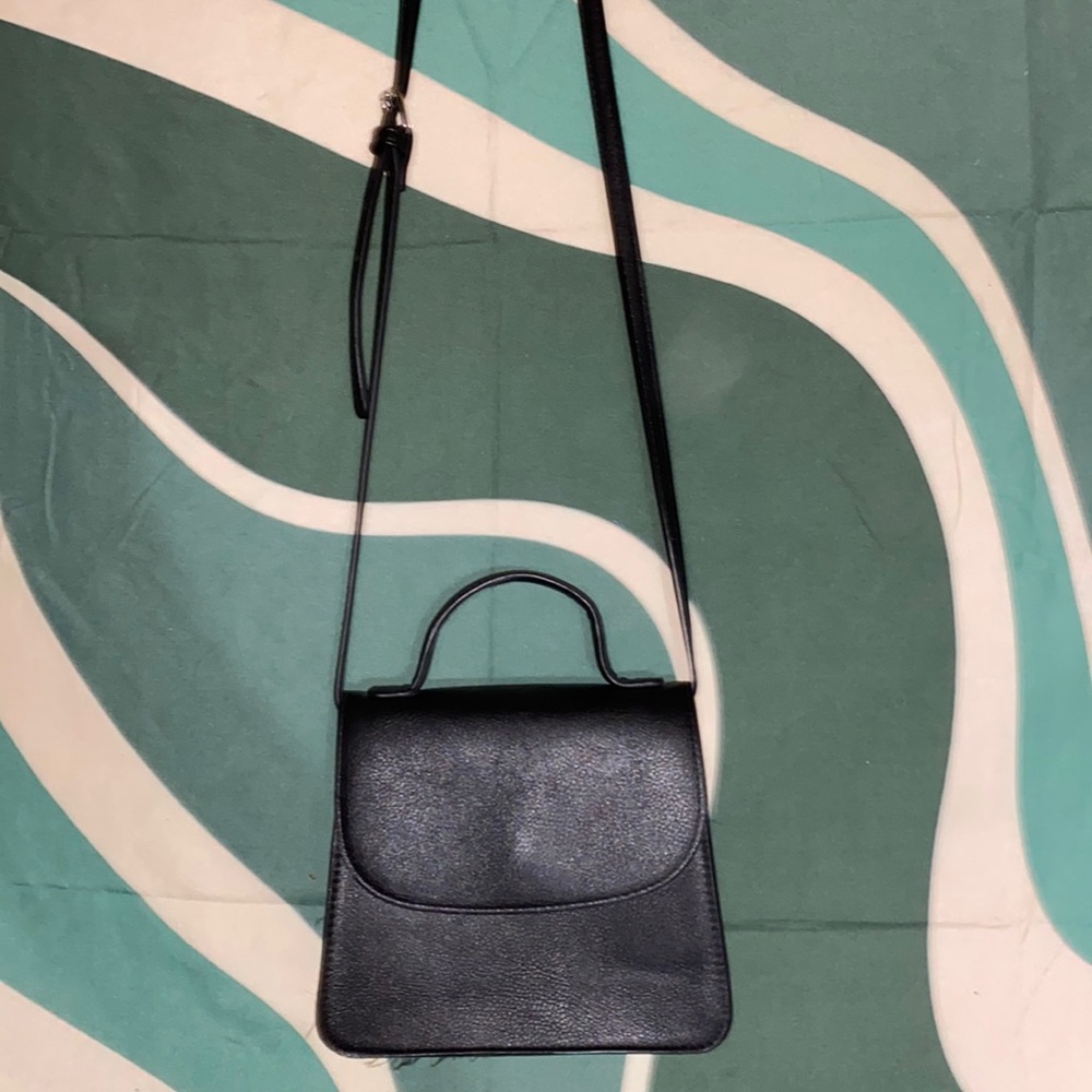 Black h&m purse